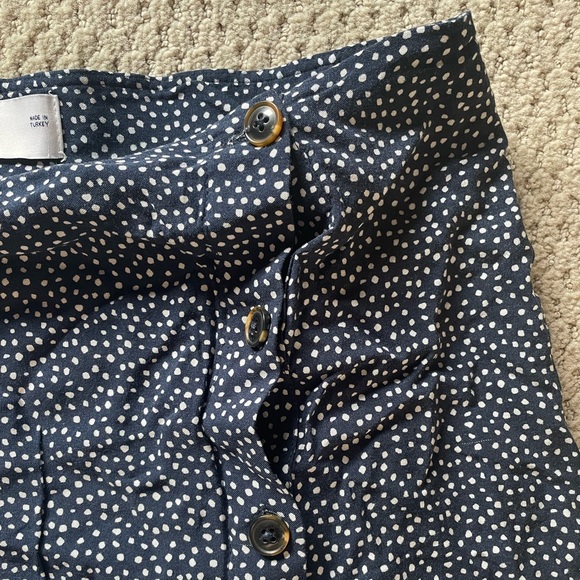 Hollister Ultra High-Rise Navy Polka Dot Button Skirt - Size L - Picture 4 of 4